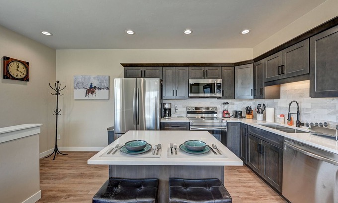 Buena Vista Apartment | Beautiful, brand new Apt. in quiet neighborhood. Minutes from downtown BV