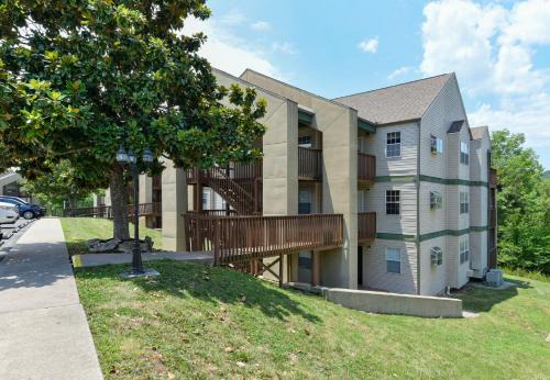 Indian Point Apartment | Beautiful Branson Getaway-Next to Silver Dollar City &Tablerock-Family Amenities