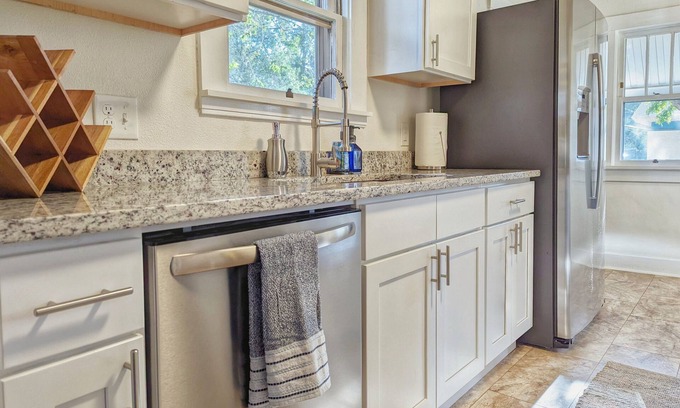 Central Colorado Springs House | ❀Beautiful Bungalow❀ Near ♡Heart of Downtown COS♡