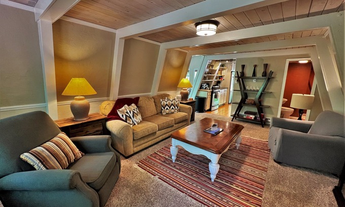 Dalton Ranch Cabin | Beautiful Cabin in the Woods, 3 Miles to Ski, Private Hot Tub, Pet Friendly