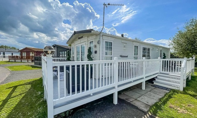 Hunstanton House | Beautiful caravan at Manor Park in Hunstanton beach, Norfolk ref 23026H