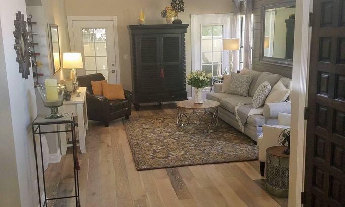 Tempe House | Beautiful Centrally located Tempe Townhome with Hotel Amenities!