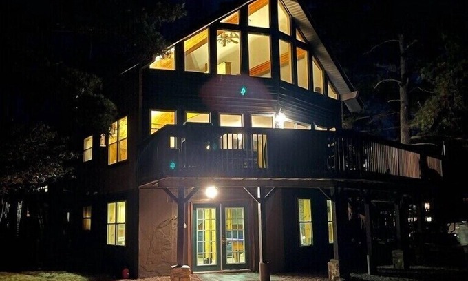 Lake Harmony Estates Ski Chalet | Beautiful chalet, Fun w/Family, Friends, secluded location DISCOUNT 3RD NIGHT