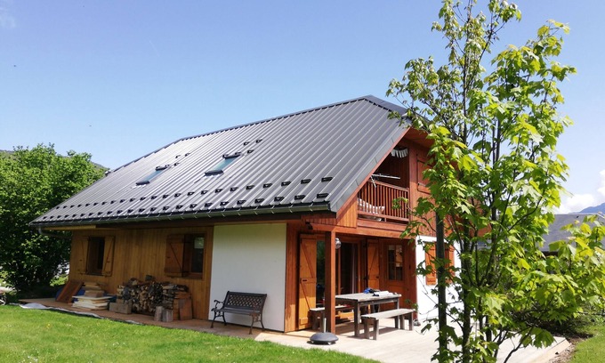 Arith Ski Chalet | Beautiful chalet medium mountain view magnificent, calm, Savoie, Bauges