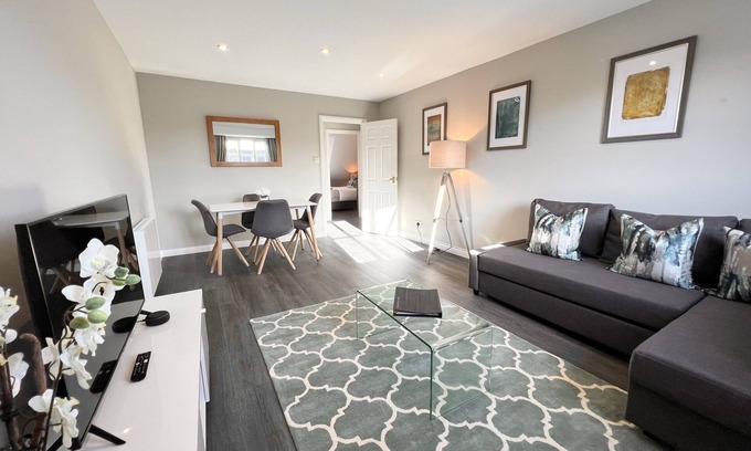 Oxford Apartment | Beautiful city centre apartment with private parking