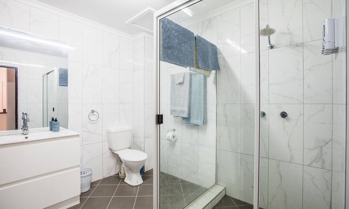 Rapid Creek Apartment | Beautiful Clean 2Bdrm Apartment