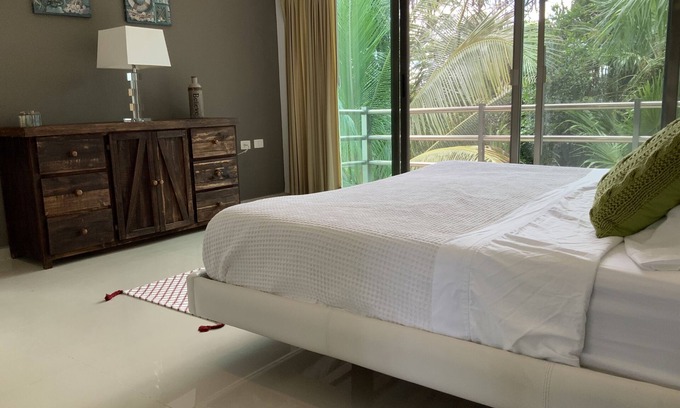 Villa Juarez Condo | Beautiful condo - 3 minute-walk to beach