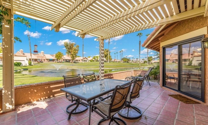 Palm Desert Condo | Beautiful condo at the Oasis Palm Desert. Golf and community pool