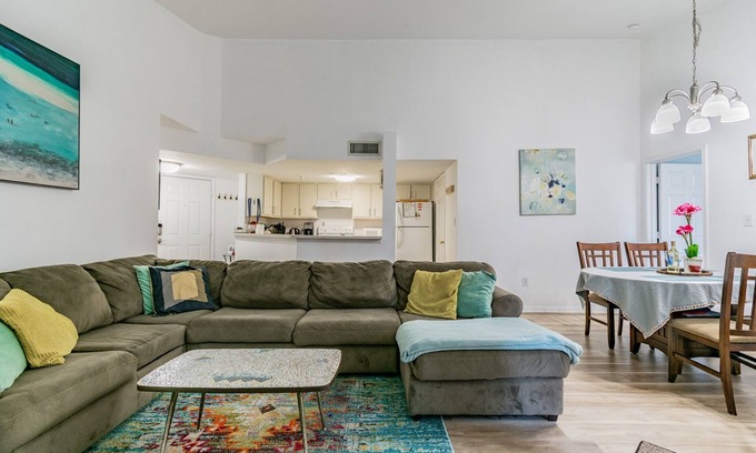 Clearwater Condo | BEAUTIFUL CONDO MINUTES FROM GORGEOUS BEACHES & FAMILY ATTRACTIONS