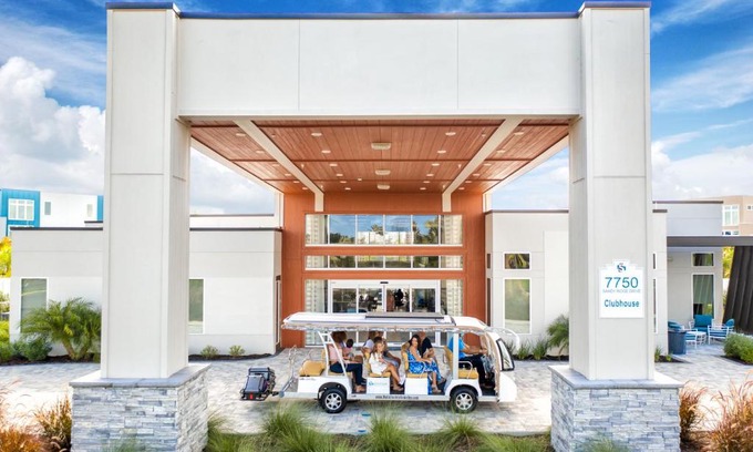 Reunion Apartment | Beautiful Condo near Disney w/Hotel Amenities - 7740 - 52 - 103
