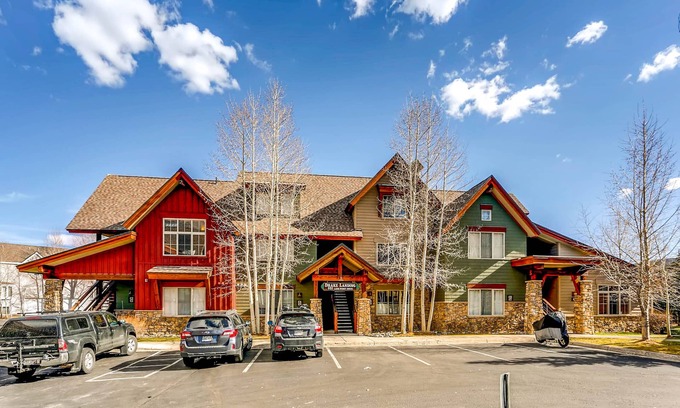Frisco Condo | Beautiful condo next to trails, lake, skiing, shops and restaurants! Hot tub!