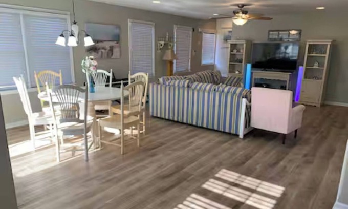 Wildwood Condo | beautiful condo only 1.5 block to boardwalk