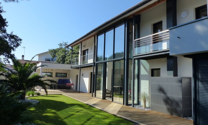 Soorts-Hossegor Villa | Beautiful contemporary villa between lake and ocean. Free wifi.