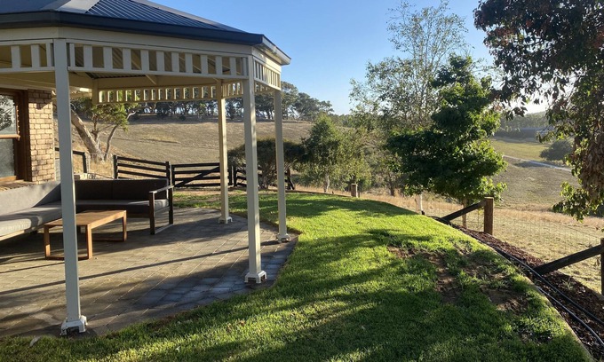 Kuitpo Cottage | Beautiful cottage with stunning views. Just minutes from Meadows!