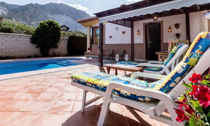 Durcal Villa | Beautiful country house with pool,