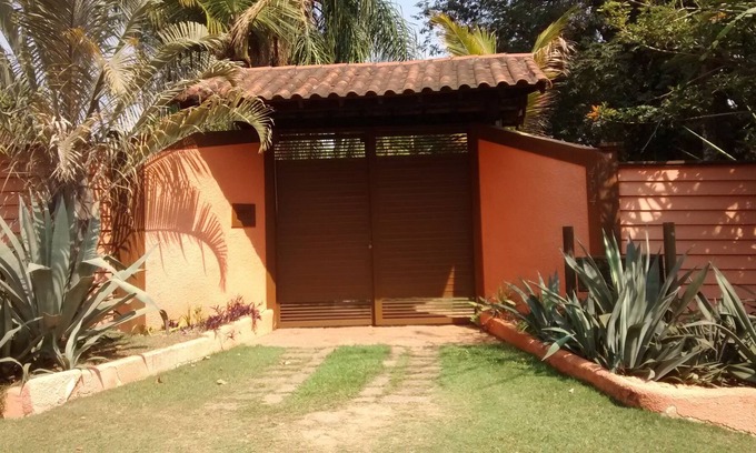 Chacaras Primavera House | Beautiful country house with pool and lots of green