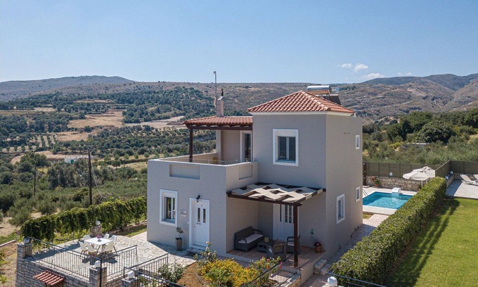 Agia Triada Villa | Beautiful Crete Villa | Villa Aquazura | Private Pool | BBQ | Air conditioning.