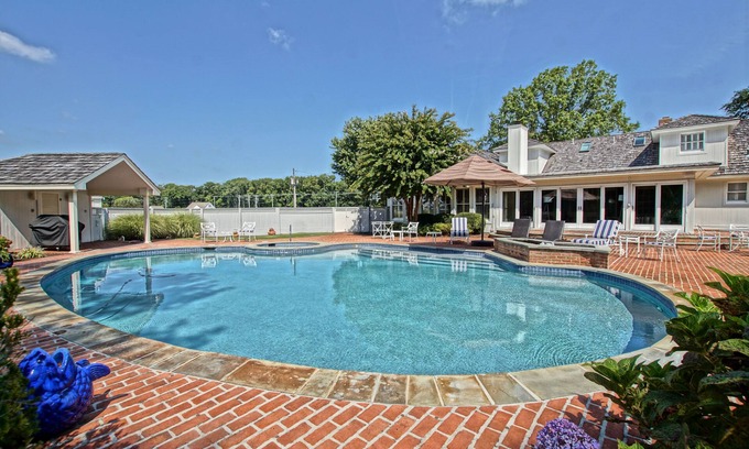 Selbyville House | Beautiful custom home on 1.5 acres with large heated saltwater pool and spa!