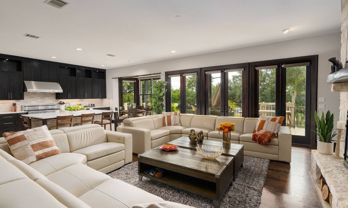Hudson Bend Villa | Beautiful Custom Villa on Lake Travis with Pool