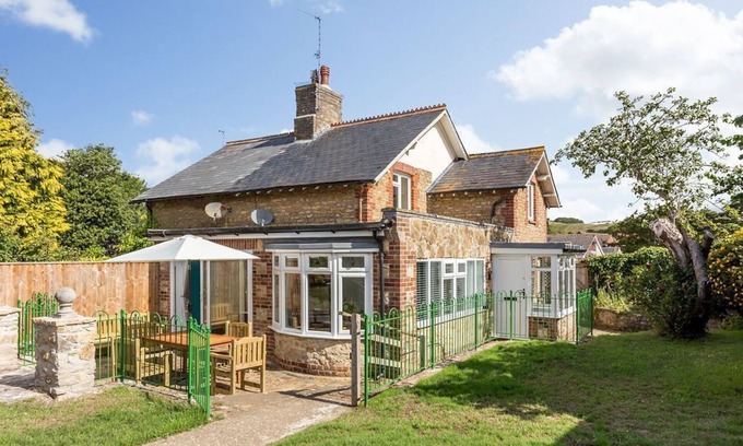 Weymouth Cottage | Beautiful detached family home in Weymouth