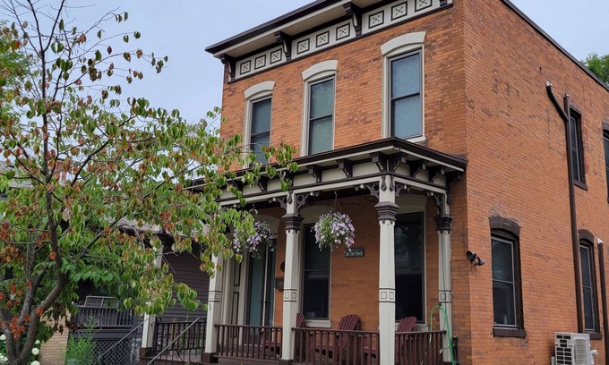Saratoga Springs House | Beautiful Downtown Saratoga 4 bedroom
