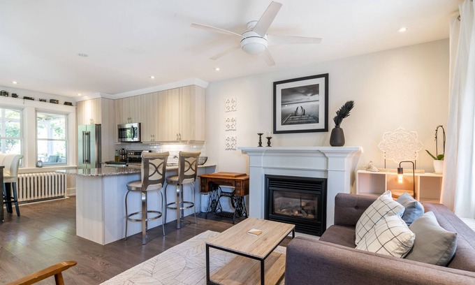 Burlington Bed & Breakfast | Beautiful Downtown Burlington Private Residence