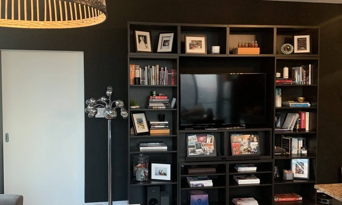 Downtown Toronto Condo | Beautiful Downtown Condo Overlooking Scotiabank Arena