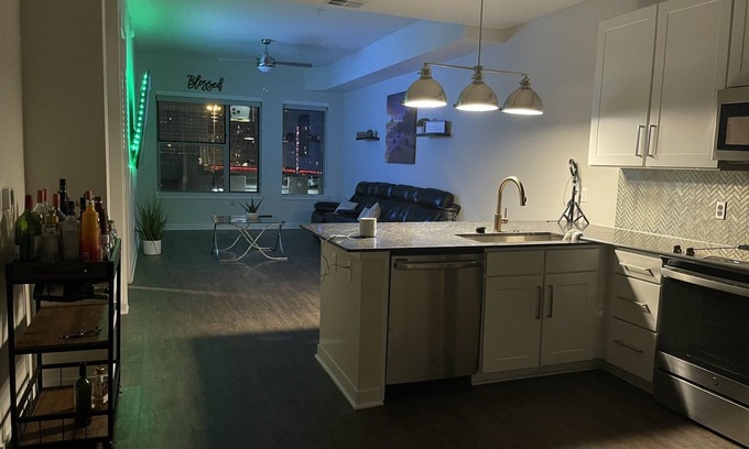 Dallas Arts District Apartment | Beautiful Downtown Dallas 1bed