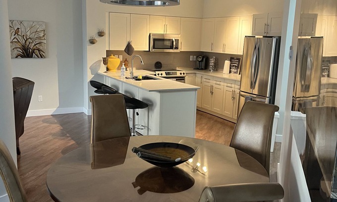Downtown Edmonton Condo | Beautiful Downtown Executive Suite