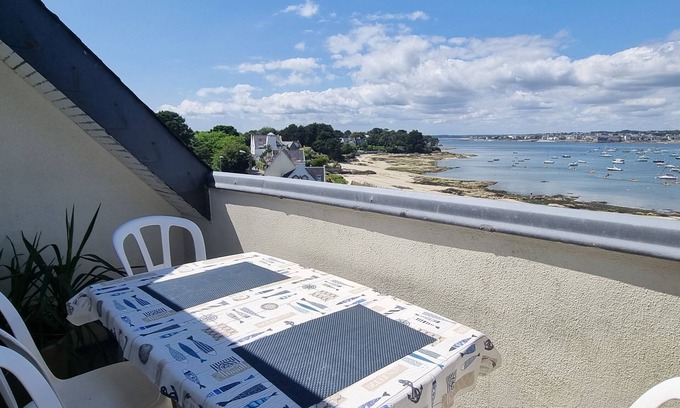 Concarneau Apartment | Beautiful duplex with sea view balcony at Le Cabellou in Concarneau