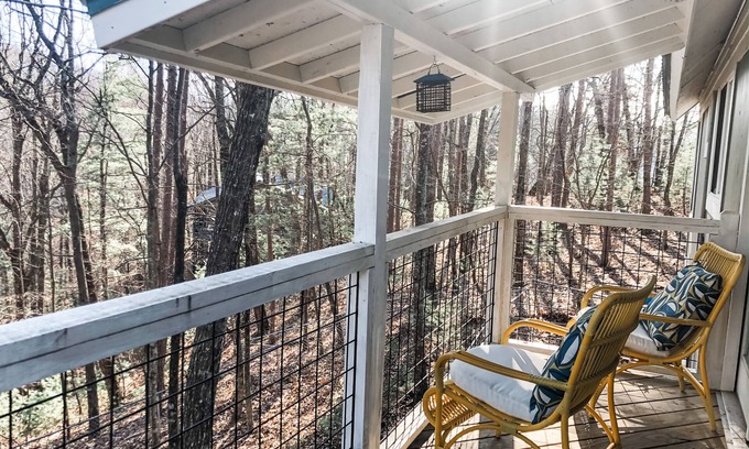 Walnut Mountain Cabin | Beautiful Ellijay Cabin