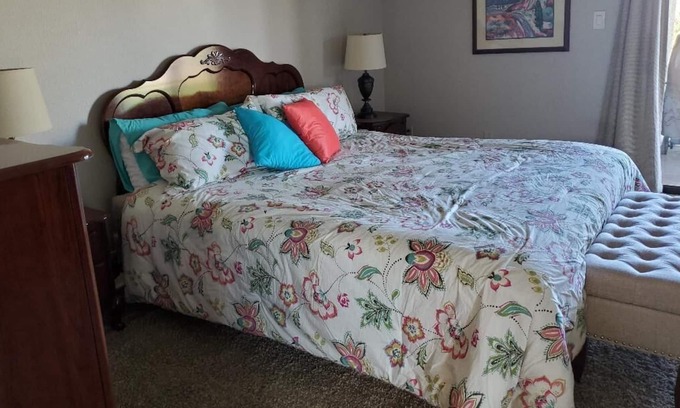 Fountain of the Sun Villa | Beautiful End unit Villa with lots of natural light. Fully stocked.