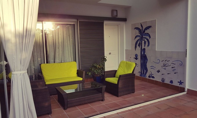 Conil de la Frontera Ski Chalet | Beautiful urb house. private 3 storey garden, wifi, 7 min village and 5 from the beach