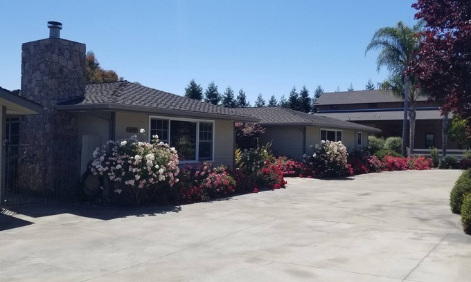 San Luis Obispo House | Beautiful Four Bedroom Edna Valley Estate in San Luis Obispo