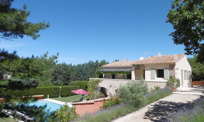 Saint-Saturnin-les-Apt Cottage | Beautiful charming gite, single storey for 7 people, pool, St Saturnin