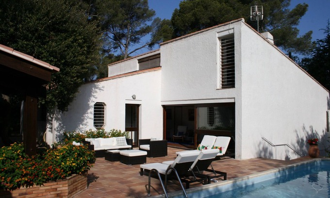 Le Brusc House | Beautiful character house with swimming pool in a quiet location 5' walk from the port of Le Brusc
