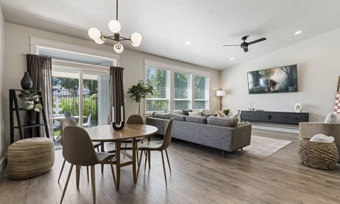 Meridian House | Beautiful, fresh, modern 3 bed 2 bath home