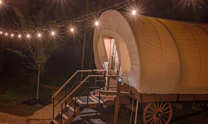 Benton House | Beautiful Glamping Wagon Great for Outdoor Adventures in Tennessee