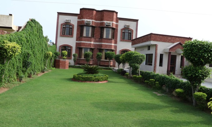 Amritsar Villa | Beautiful Group n Marriage Stay Cottage in Amritsar