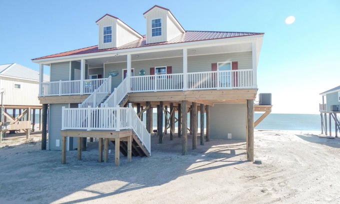 Dauphin Island House | Beautiful Gulf Front Home with plenty of room for your Family. Enjoy the Gulf!