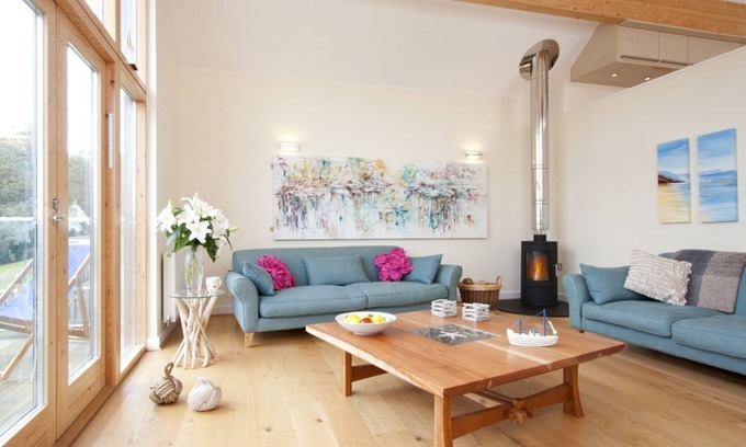 Talland House | Beautiful holiday home with hot tub, just a walk away from Talland beach.