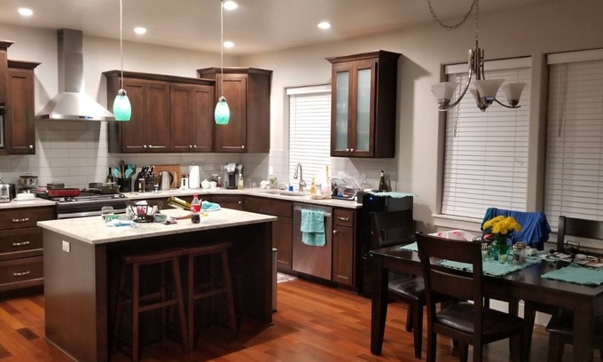 Alvadore House | Beautiful home close to the Eugene Airport with easy access to downtown Eugene