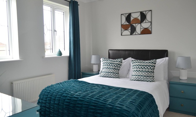 Derby House | Beautiful Home in Derby Long/Med/Short Stay