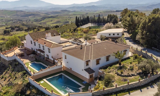 Casarabonela House | Beautiful home in Casarabonela with WiFi