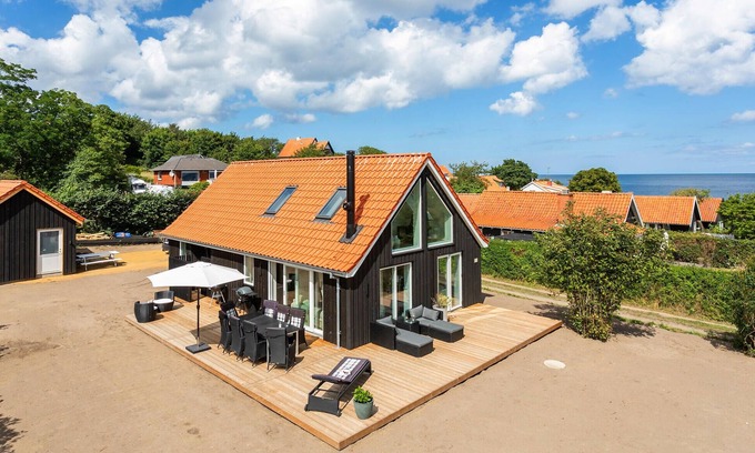 Gudhjem House | Beautiful home in Gudhjem with WiFi