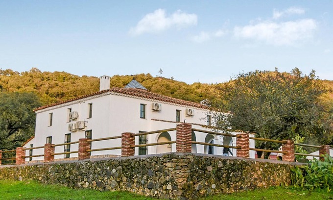 La Nava House | Beautiful home in La Nava with kitchen