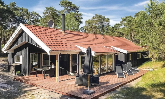 Spidsegard House | Beautiful home in Nexø with sauna