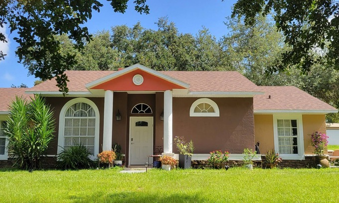 Clermont House | Beautiful Home in Sugar Loaf Mountain