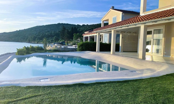 Soline House | Beautiful home in Veli rat with WiFi