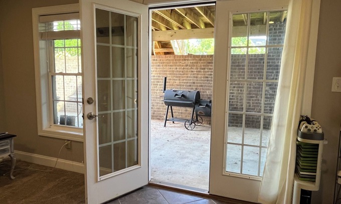 Forest House | BEAUTIFUL HOME LOCATED IN QUITE AREA NEAR GOLF COURSE!
